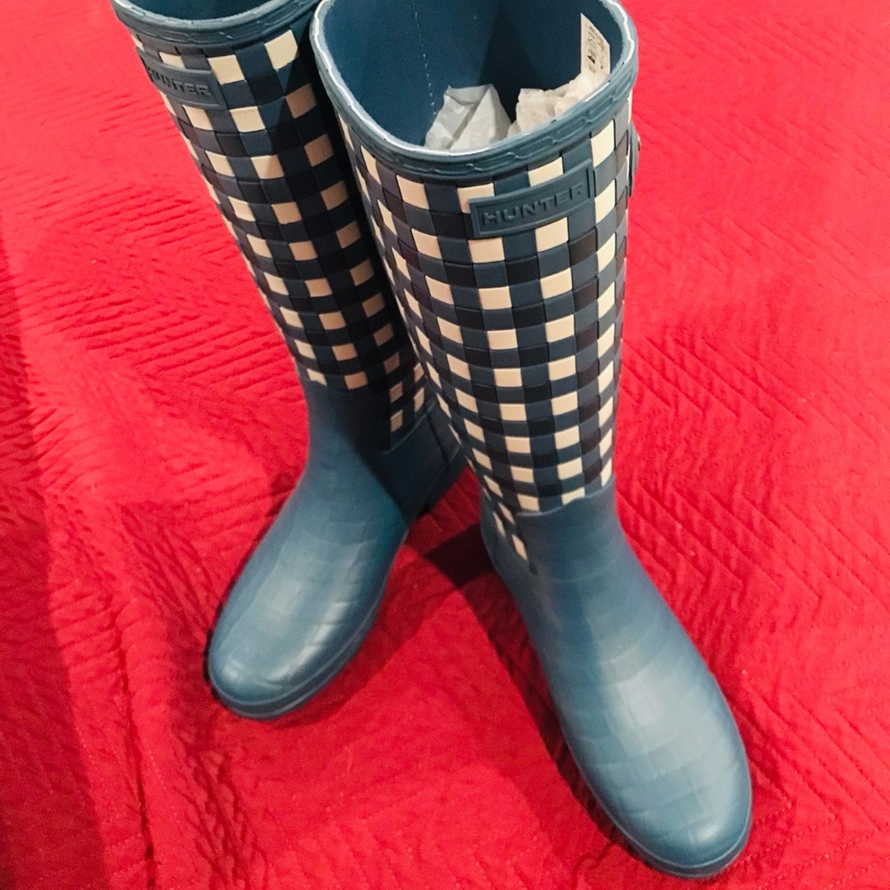 Blue Hunter Rain Boots, brand new, size 7,